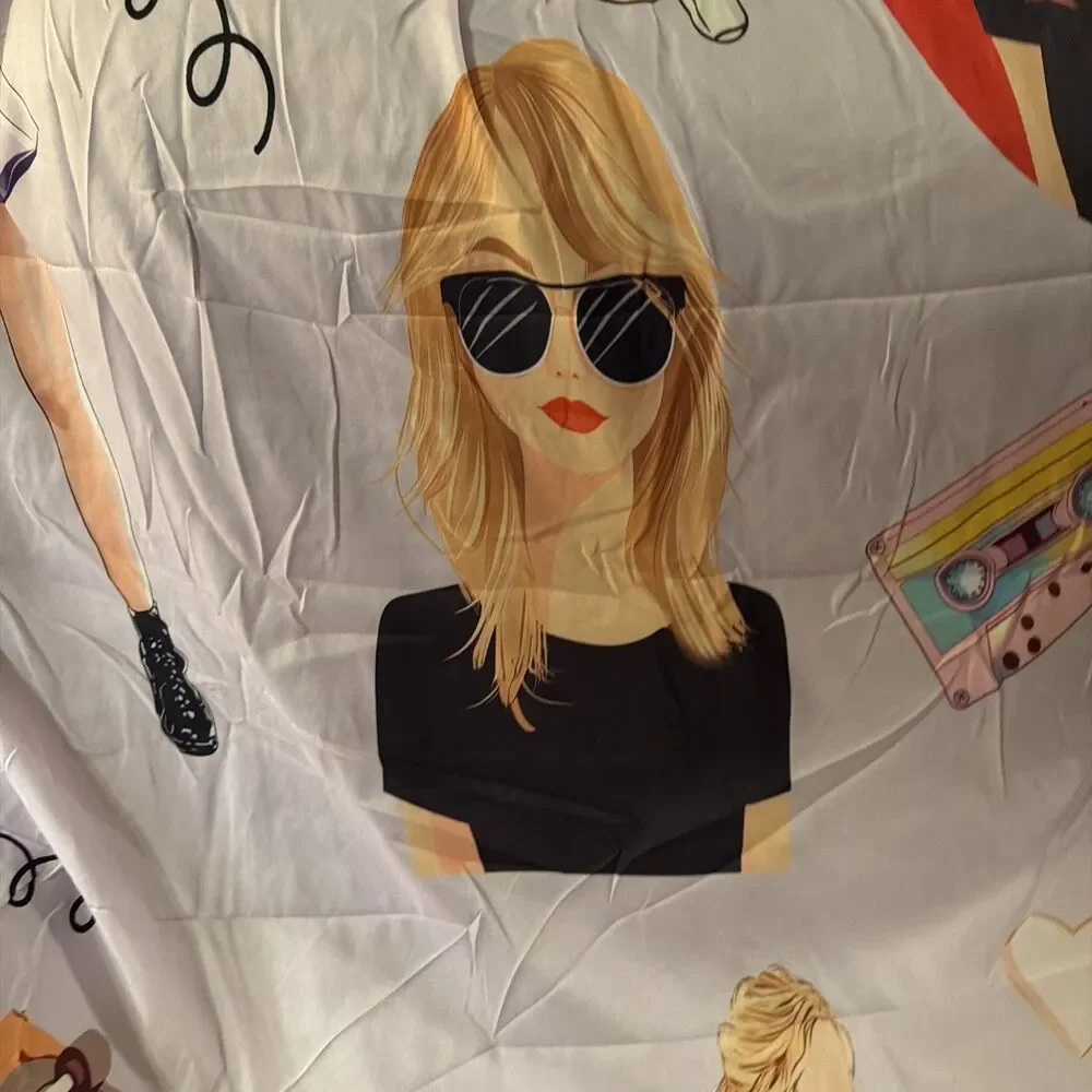 Taylor Swift Fan Twin Fitted Sheet w/2 Pillow Shams Set. New Original Packaging!